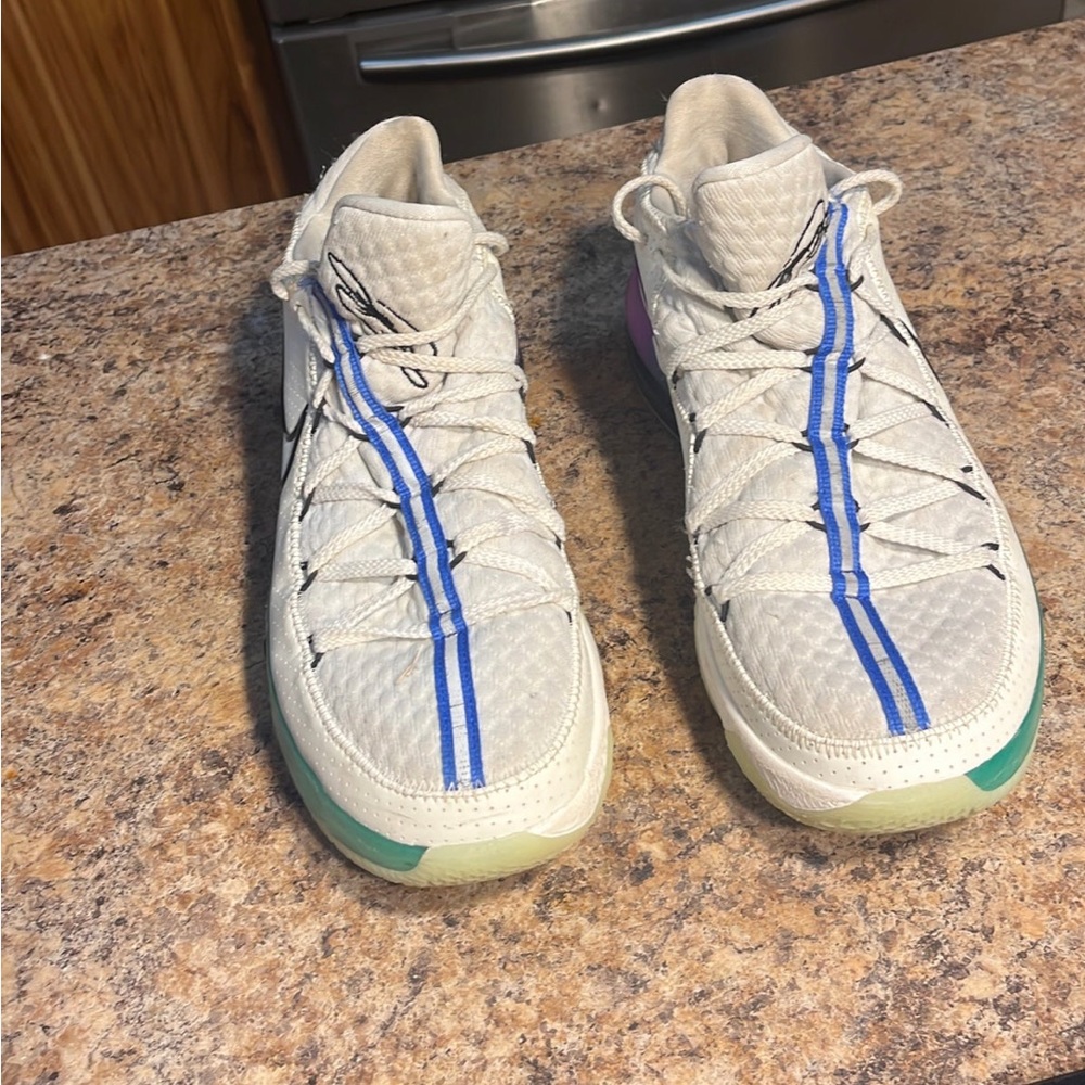 Lebron 17 Low “Easter” - image 3